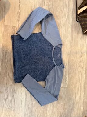 Beyond Yoga Two-Tone Blue Raglan Long Sleeve Top